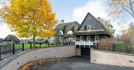 rietgedekte-landhuis