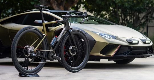 Exploro Racemax x Huracán Sterrato-01 Lamborghini
