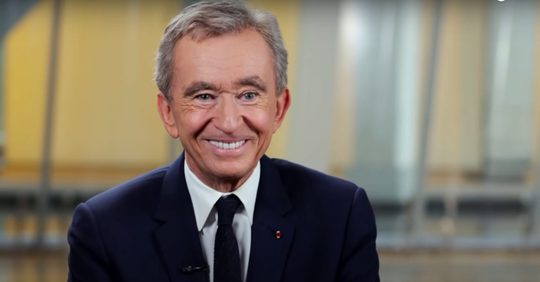 LVHM-voorzitter Bernard Arnault tijdens een interview