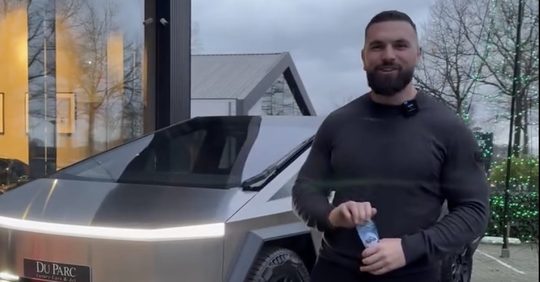 Kosso Tesla Cybertruck
