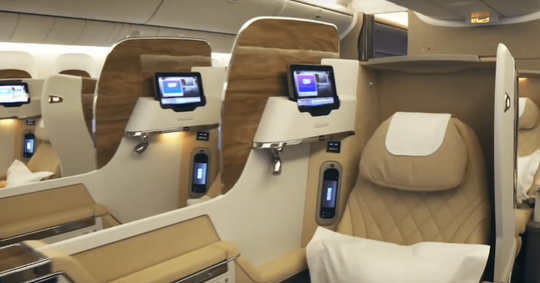 Emirates suites boeing 777 vliegtuig Pure Luxe