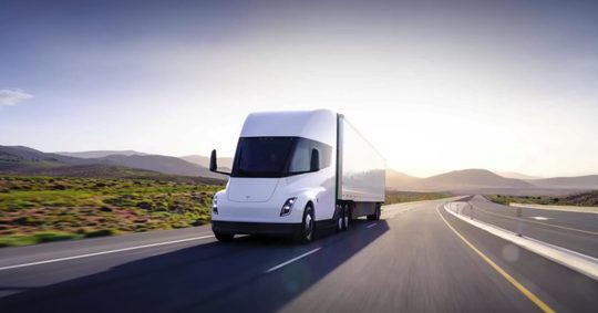 De Tesla Semi vrachtwagen