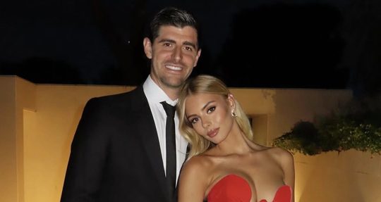 Thibaut Courtois en zijn vrouw Mishel Gerzig tijdens hun bruiloft