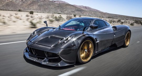 Een Amerikaan koopt een Bugatti Chiron en een Pagani Huayra met Bitcoins Pure Luxe