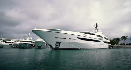quantum of solace superjacht Pure Luxe