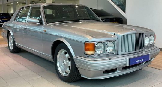 De Bentley Turbo R SWB (Short Wheelbase) uit 1996