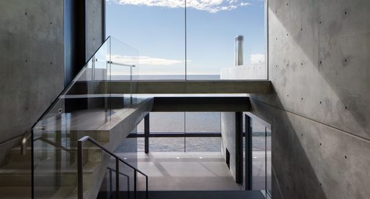 Binnen in de onafgebouwde villa van Kanye West in Malibu