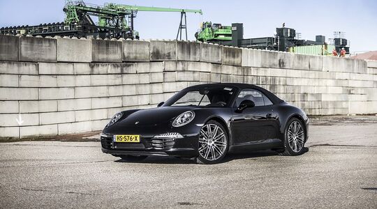 Illustratie voor: Pure Luxe Cars: Porsche 911 3.4 Carrera Cabriolet nu te huur bij Hertz Dream Collection