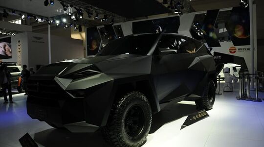 Illustratie voor: Check Deze Bizarre Batmobile die Tentoongesteld Wordt op de Beijing Auto Show