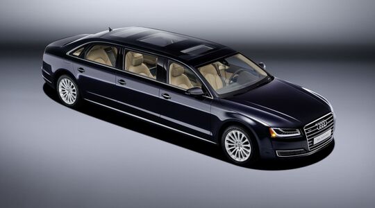 Illustratie voor: Audi A8 XXL, “One-off” 6-persoons Audi van 6,36 Meter en een Panoramadak van 2,40 Meter