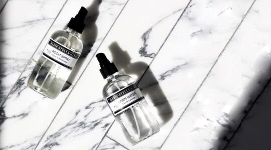 Illustratie voor: Marie-Stella-Maris Lanceert Roomspray & Linen Water in 240ML Uitvoering