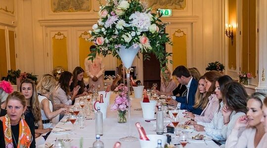 Illustratie voor: A Touch of Pink: Opening Taittinger Rosé Champagne in Hotel De l’Europe
