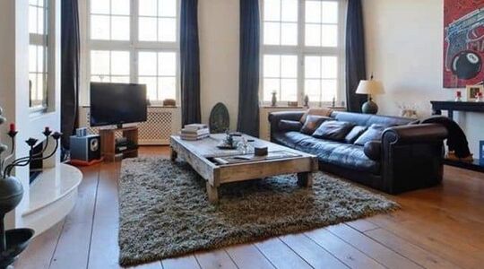 Illustratie voor: Johnny de Mol zet zijn Penthouse in Amsterdam te koop voor € 1.725.000