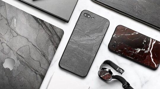 Illustratie voor: Deze Apple Accessoires Zijn Gemaakt van 350 Miljoen Jaar Oud Natuursteen