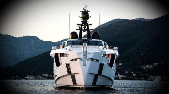 aurora superjacht gemaakt door rossinavi Pure Luxe