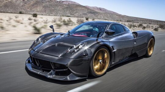 Een Amerikaan koopt een Bugatti Chiron en een Pagani Huayra met Bitcoins Pure Luxe