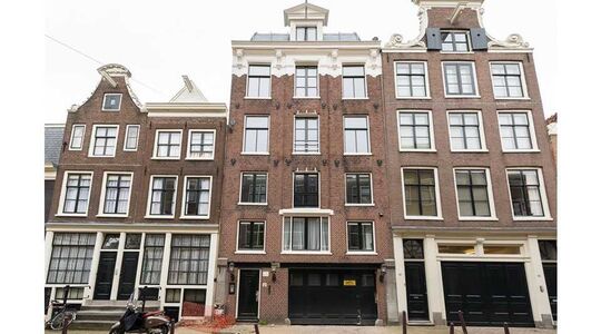 Zo woont de Amsterdamse rapper Lil Kleine Pure Luxe
