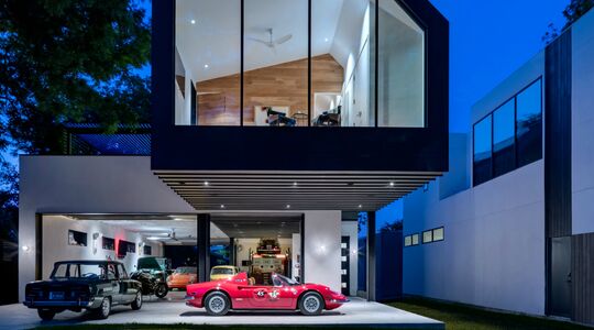 dit is de droomwoning van iedere autoliefhebber in Austin Texas Pure Luxe