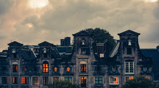 Amsterdam huizenprijzen stijgen risico woningmarkt statistieken Pure Luxe