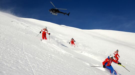 heli-skiën ski snowboarden wintersport extreme sports Pure Luxe