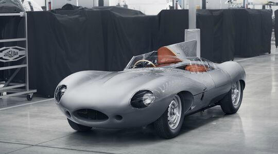 jaguar d-type land rover le mans Pure Luxe