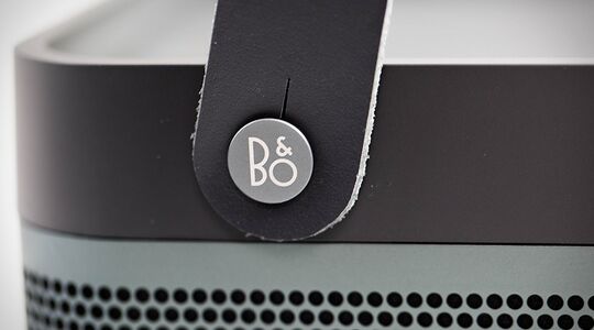 Bang & Olufsen Beoplay Beolit 17 bluetooth speaker Pure Luxe