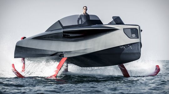 foiler flying yacht boot superjacht jacht Pure Luxe