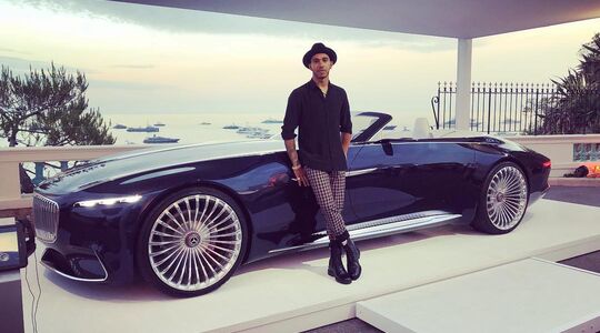 lewis hamilton salaris contract mercedes formule-1 Pure Luxe