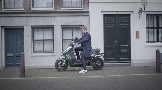 felyx startup e-scooters deelscooters Pure Luxe