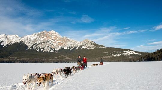 wintersport canada edmonton jasper rocky mountains Pure Luxe