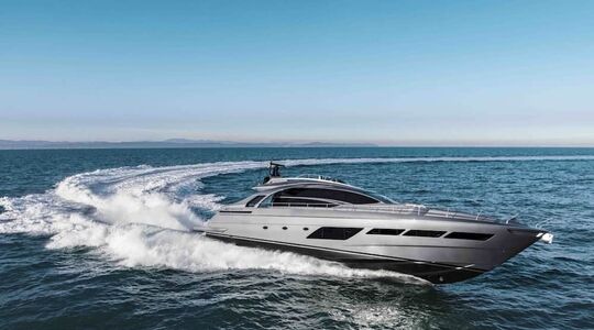 pershing 8X superjacht Ferretti Group Pure Luxe