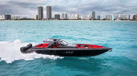 cigarette-racing-tirranna-59-race-boot-Pure-Luxe