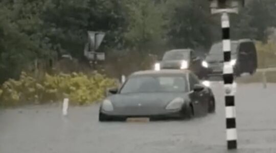 Porsche Panamera Autojunk afrit A1 Blaricum noodweer Pure Luxe