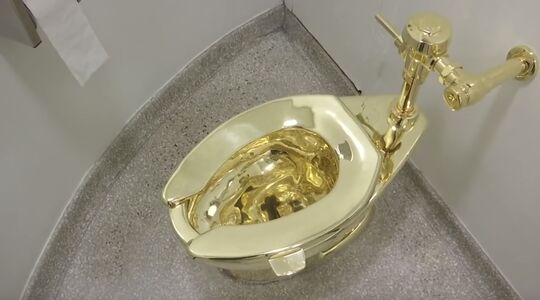 Golden toilet Maurizio Cattelan Blenheim Palace Pure Luxe
