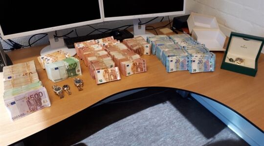 verhuisdoos geld rolex horloges woningoverval zwijndrecht Pure Luxe