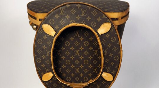 Louis Vuitton toilet the loo-uis vuitton toilet ilma gore kunst Pure Luxe