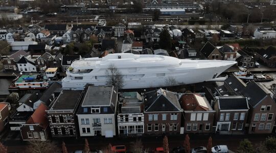 Feadship Project 707 superjacht vervoer video youtube Pure Luxe