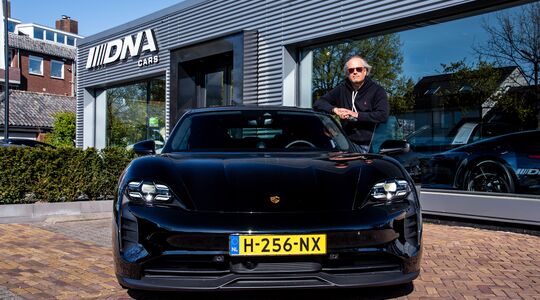 Porsche Taycan DNA Cars Naarden Pure Luxe