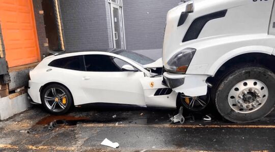 vrachtwagen chicago ferrari gtc 4 lusso Pure Luxe