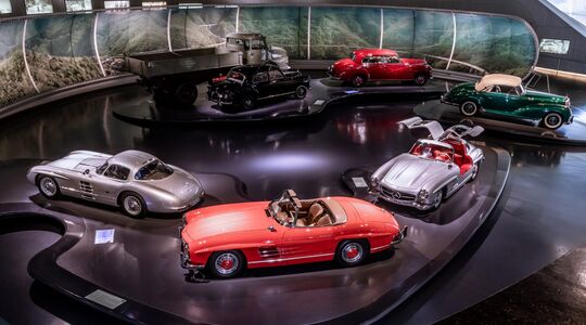 mercedes-benz museum stuttgart duitsland Pure Luxe