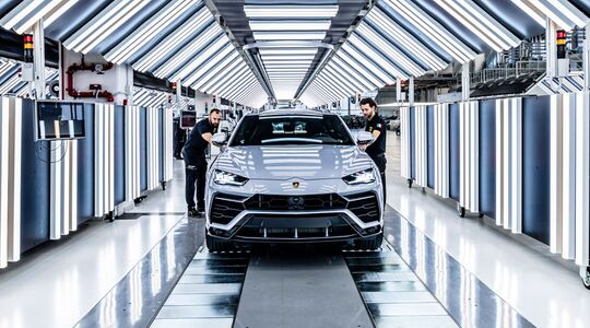Lamborghini Urus mijlpaal Sant'Agata Bolognese Pure Luxe