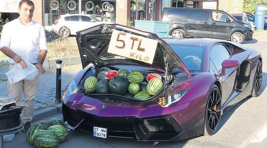 Lamborghini Aventador watermeloenen Istanbul Turkije Pure Luxe