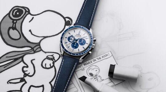 Omega Speedmaster Silver Snoopy Award horloge chronograaf Pure Luxe