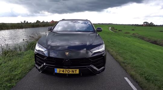 Lamborghini Urus SUV video Pure Luxe