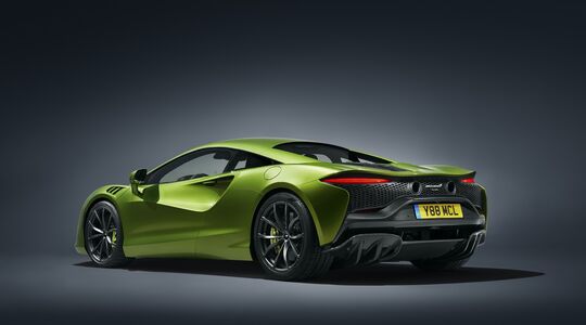 mclaren-artura-1