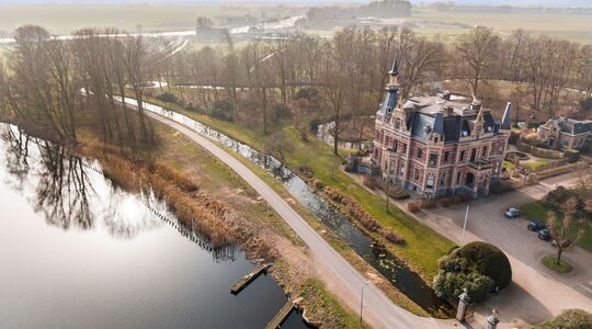 Illustratie voor: Te koop: Kasteel uit 1896 op slechts 20 minuten rijden van Amsterdam