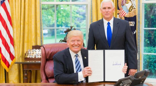Donald Trump tweets