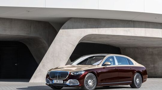 2022-Mercedes-Maybach-S680-4