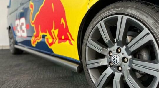Red Bull bedrijfsbus