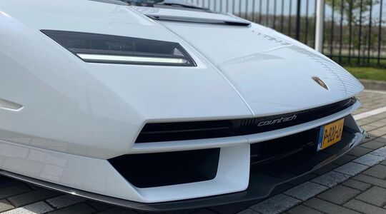 Lamborghini Countach LPI 800-4